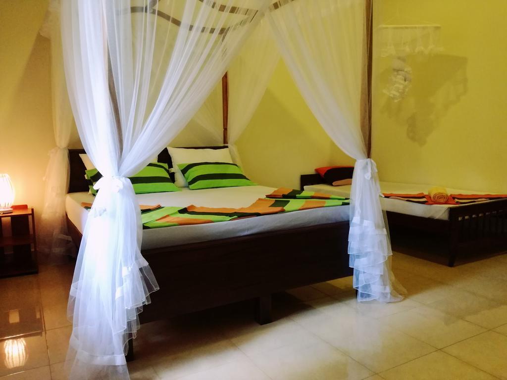 Hôtel Golden Beach Rest à Tangalle Extérieur photo