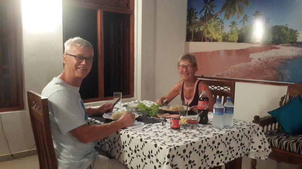 Hôtel Golden Beach Rest à Tangalle Extérieur photo